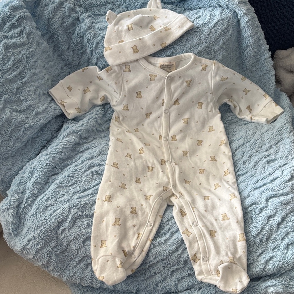 First Impressions White and Gold Bear Print Footie with Hat